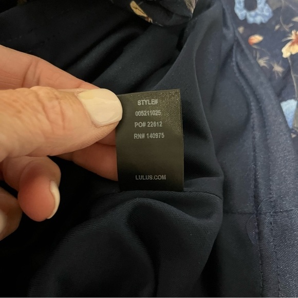 Lulus Bravissima Floral Print Flounce Sleeve Ruffled Dress Navy Blue Size Large - Picture 9 of 9